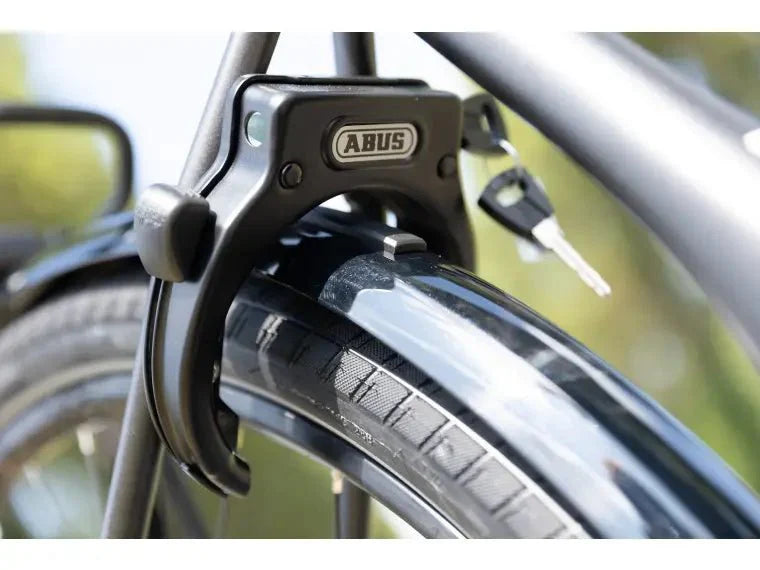 Trek District+ 3 Lowstep City E - Bike (Farbe Dnister Black) (Reichweite 140km) - body - fitness